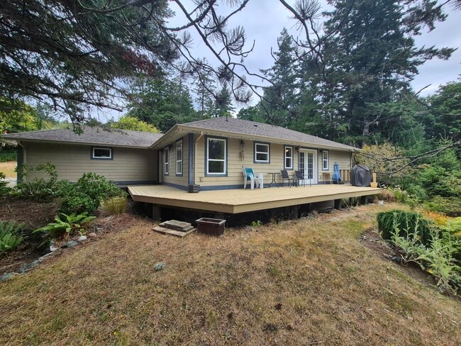 Building Photo - 2107 Mowich Dr