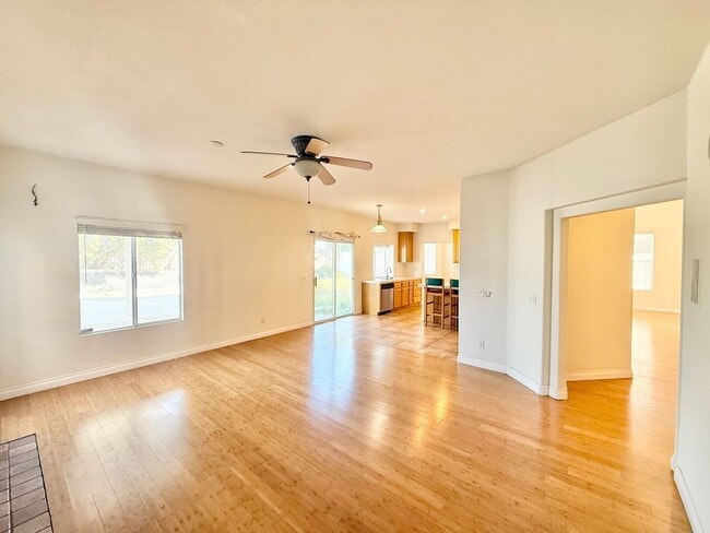 Foto del edificio - Beautiful 7B/4BA Home in Moreno Valley Ava...