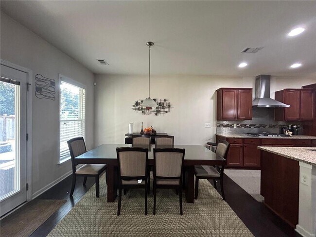 Foto del edificio - 705 Madison Creek CT
