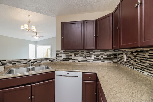 Foto del edificio - Cute 3BR 2BA Home in Cedar Village