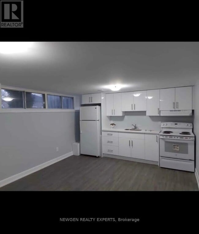 Building Photo - 41 Aloma Crescent