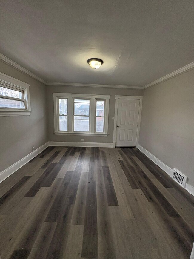 Foto del edificio - 12531 Forest Ave