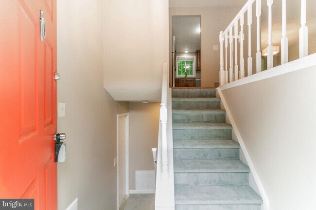 Building Photo - 5906 Oak Leather Dr