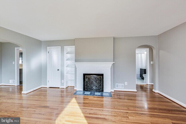 Foto del edificio - 2421 Homestead Dr