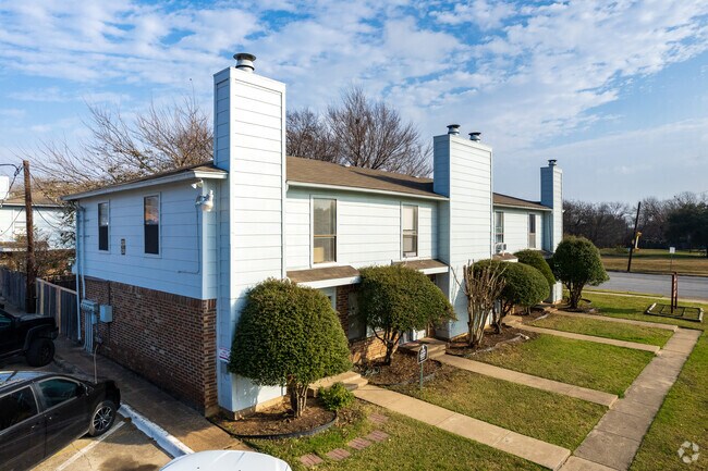 Central Park Townhomes Fort Worth Tx Apartments Com