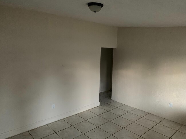 Building Photo - 4035 Ferrow St