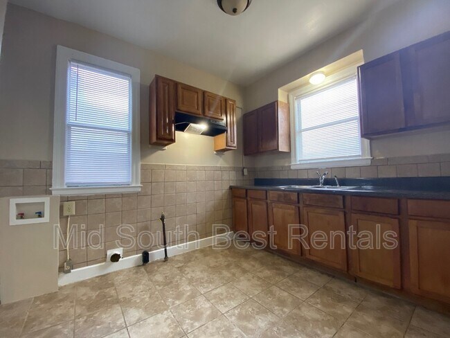 Foto del edificio - 645 Spring St