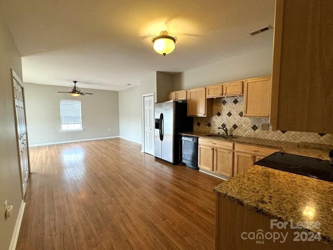 Building Photo - 7163 Somerset Springs Dr