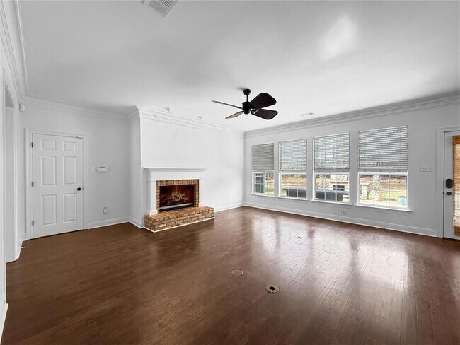 Building Photo - 118 Fox Run Dr