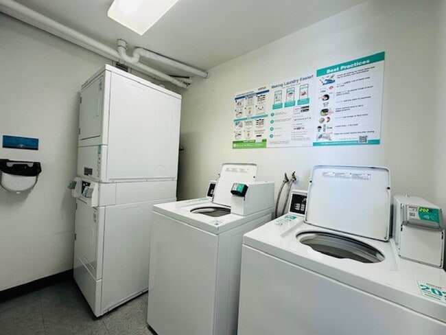 Foto del edificio - 1 Bedroom, 1 Bathroom, 1 Parking (Kukui Pl...