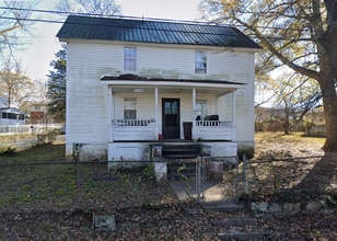 Building Photo - 2636 Andrews St