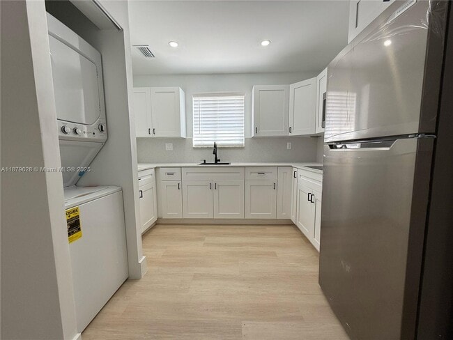 Foto del edificio - 3252 W 70th St