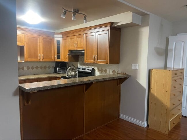 Building Photo - 10289 133 St