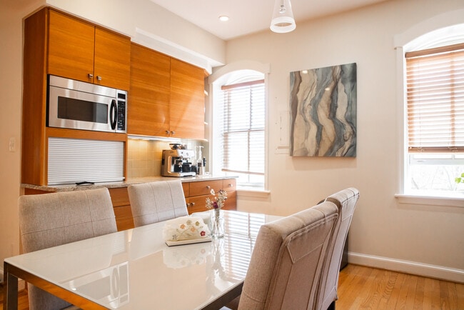 Building Photo - 1700 V St NW