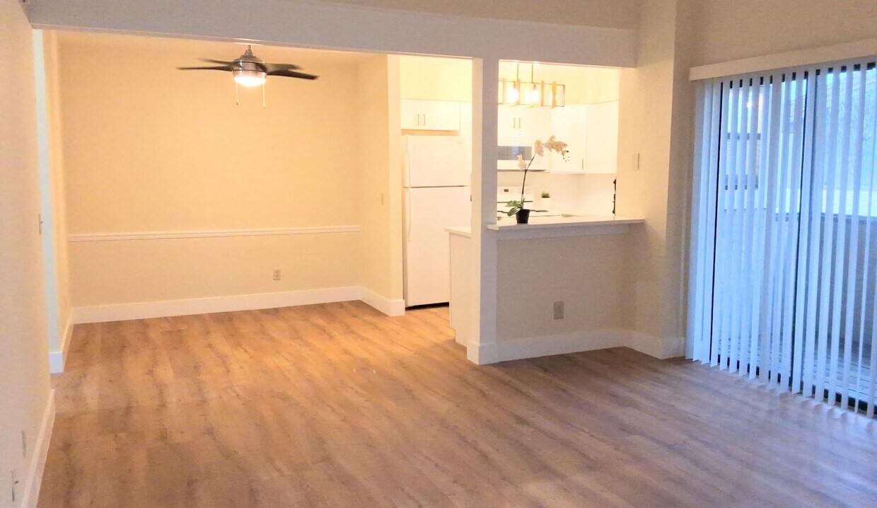 Foto principal - 1/1 Second Floor Remodeled Condo X Rent In...