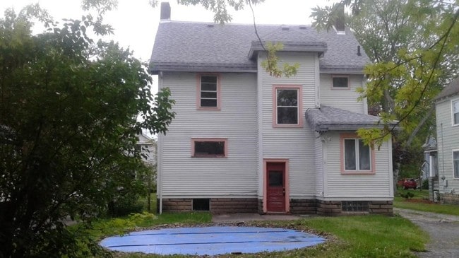 Building Photo - 125 Sayers Ave