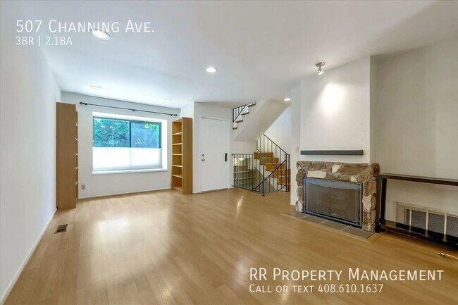 Building Photo - Beautiful Townhome in Excellent Downtown P...