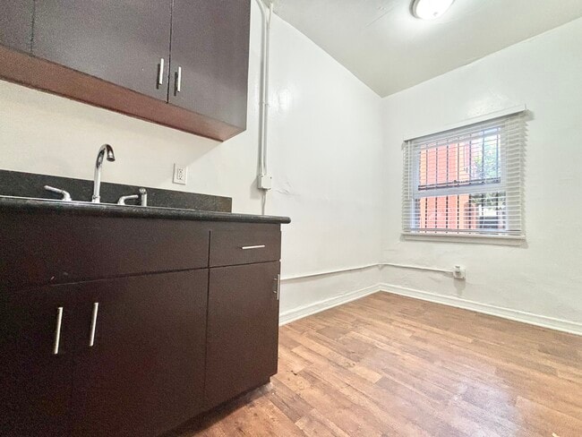 Building Photo - 716 S Berendo St. Los Angeles, CA 90005