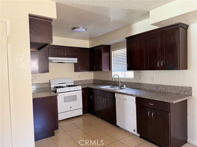 Foto del edificio - 9303 Cedar St