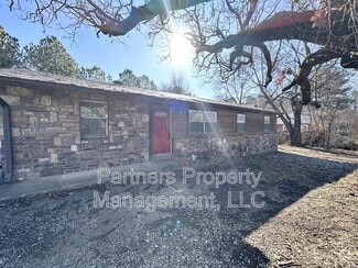 Building Photo - 1740 N Gregg Ave