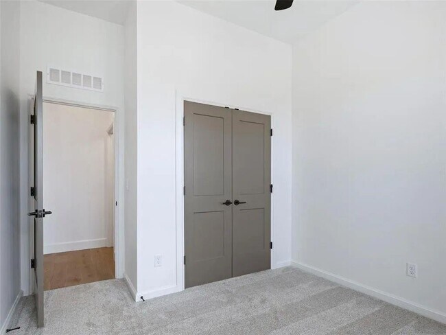 Foto del edificio - 7917 NW 163rd St