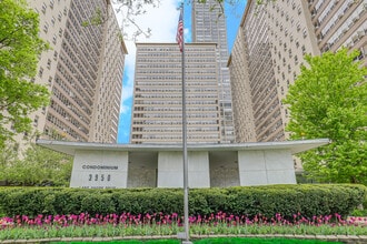 Building Photo - 3950 N Lake Shore Dr