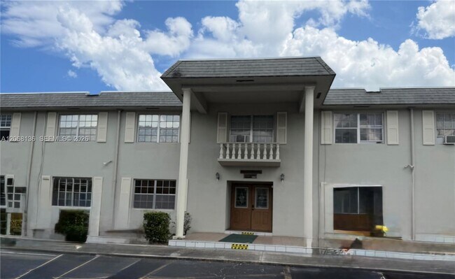Building Photo - 1520 McKinley St