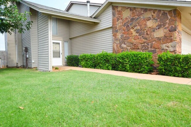 Foto del edificio - 10209 Shadowridge Dr