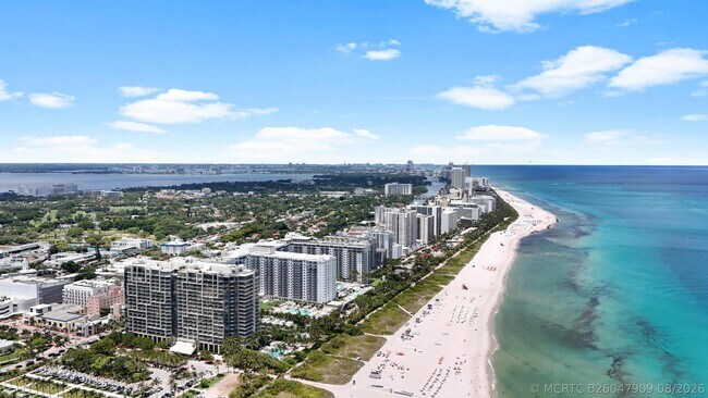 Foto del edificio - 8956 Collins Ave