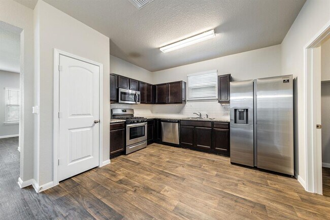 Foto del edificio - 1914 Whitaker Dr