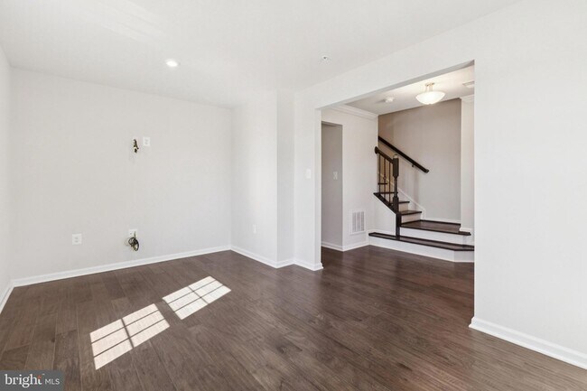 Foto del edificio - 5329 Woodyard Rd