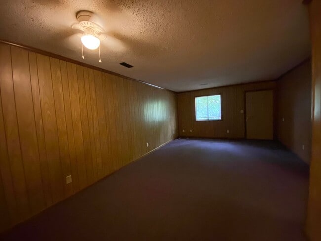Building Photo - Lonely Pines- 843