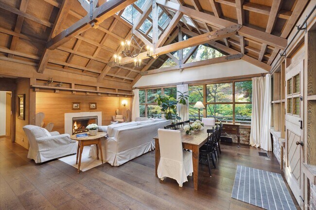 Foto del edificio - 224 Cascade Dr