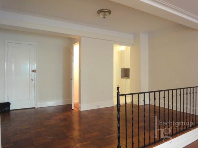 Building Photo - 420 E 86th St