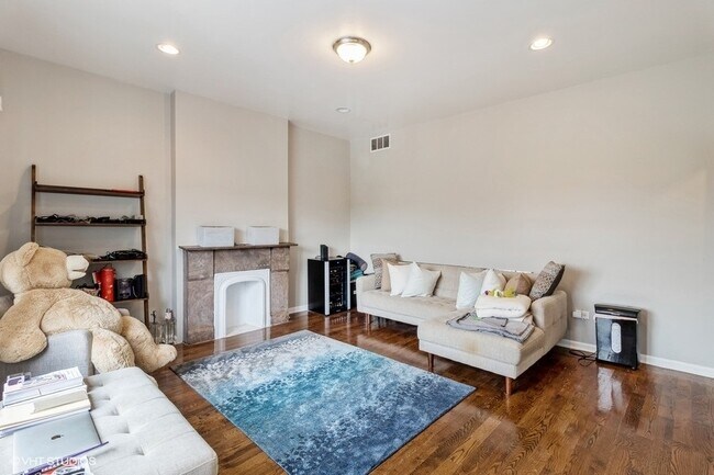 Foto del edificio - 4326 S Calumet Ave