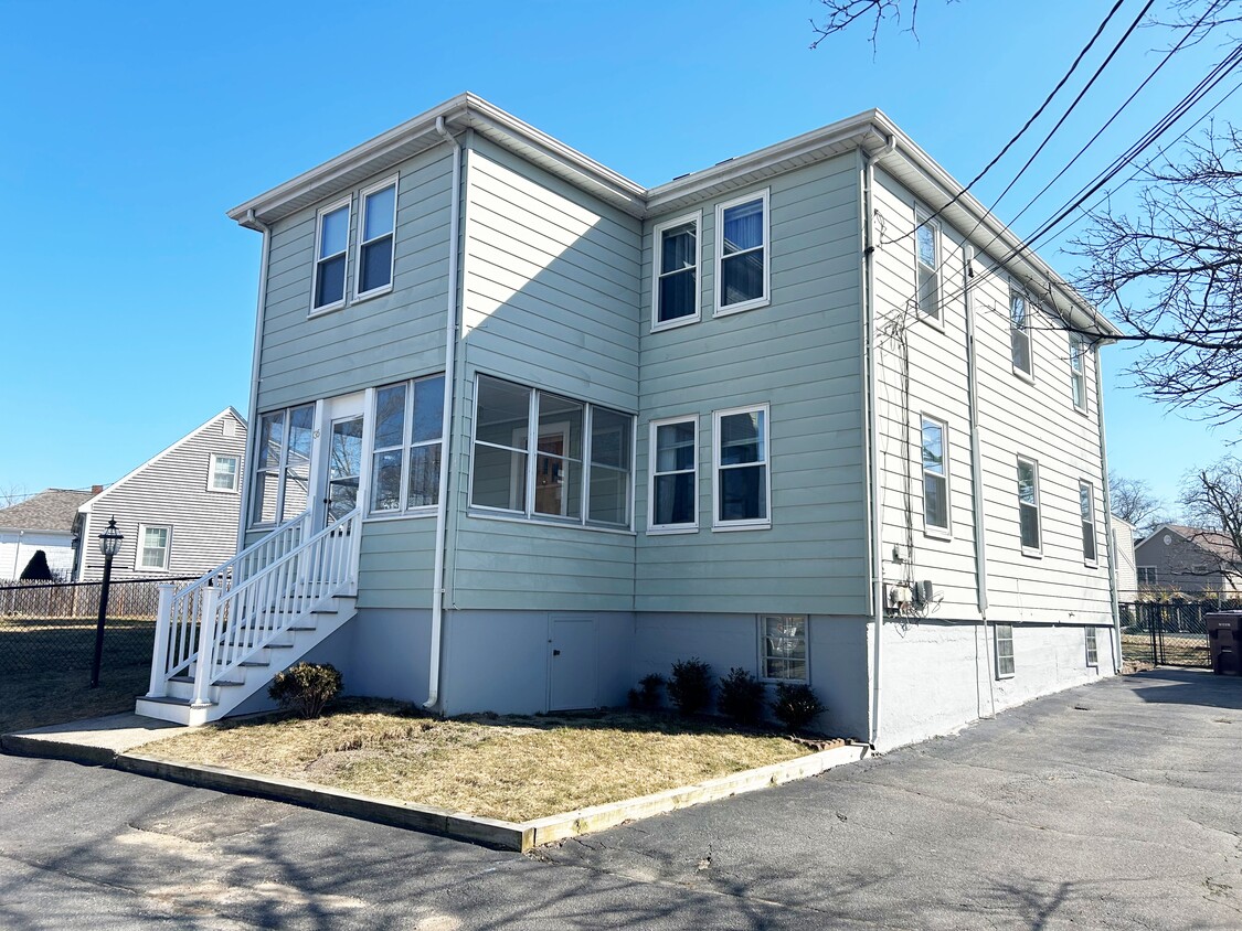 36 Kiely Rd Unit 1, Dedham, MA 02026 Apartments in Dedham, MA