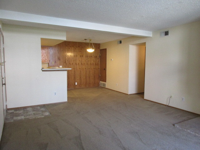 Building Photo - 921 S Zeno Way