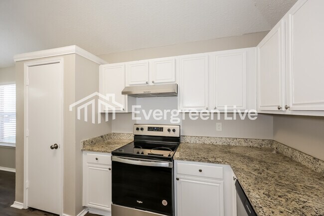 Foto del edificio - 6804 Cedar Shadow Dr