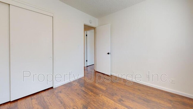 Building Photo - 1356 Hobart Dr