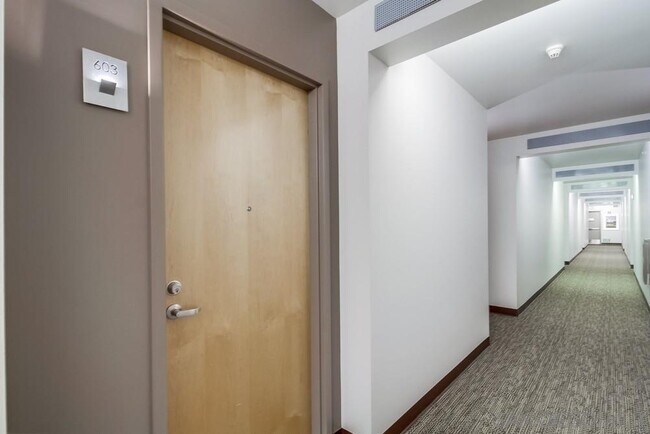 Foto del edificio - 1150 J St