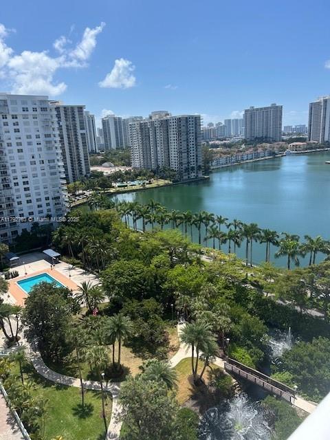 Foto del edificio - 2801 NE 183rd St