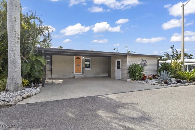 Foto del edificio - 7150 Cobiac Dr