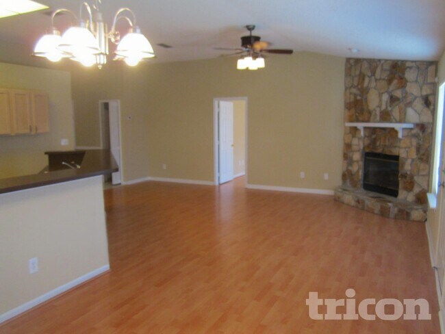 Foto del edificio - 325 Island View Cir