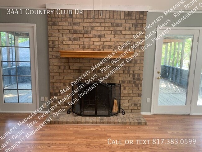 Foto del edificio - 3441 Country Club Dr
