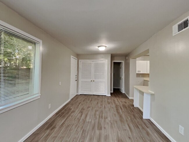 Building Photo - Great 3 Bed Home!!