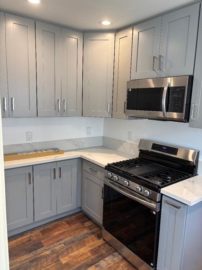 Building Photo - 1329 S Highland Ave