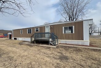 Building Photo - 62 Village Ct