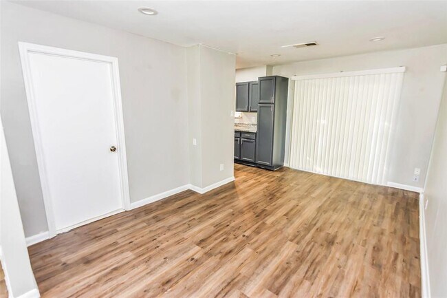 Foto del edificio - 5730 Newquay St