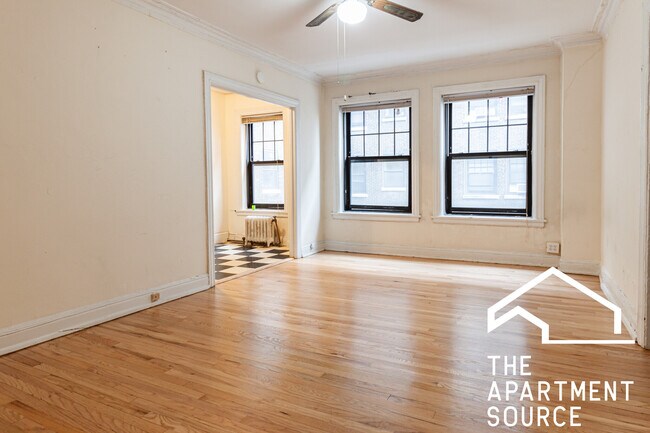 Foto del edificio - 540 W Briar Pl