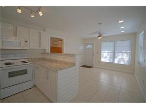 Foto del edificio - 1009 NE 17th Ct